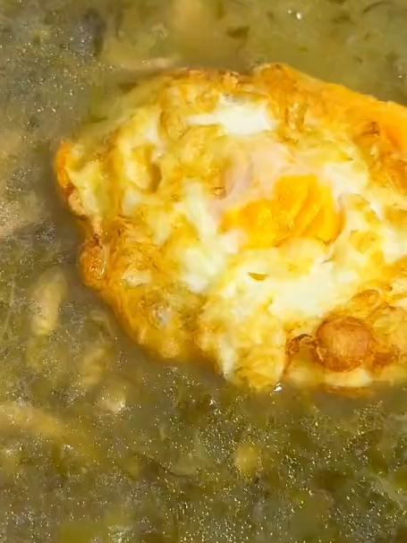 雪菜肉丝面,汤鲜味美