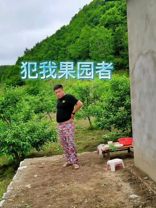 第9集中午朝鲜族高丽锅做冷水花泥鳅鱼汤,配上俄罗斯肉肠,