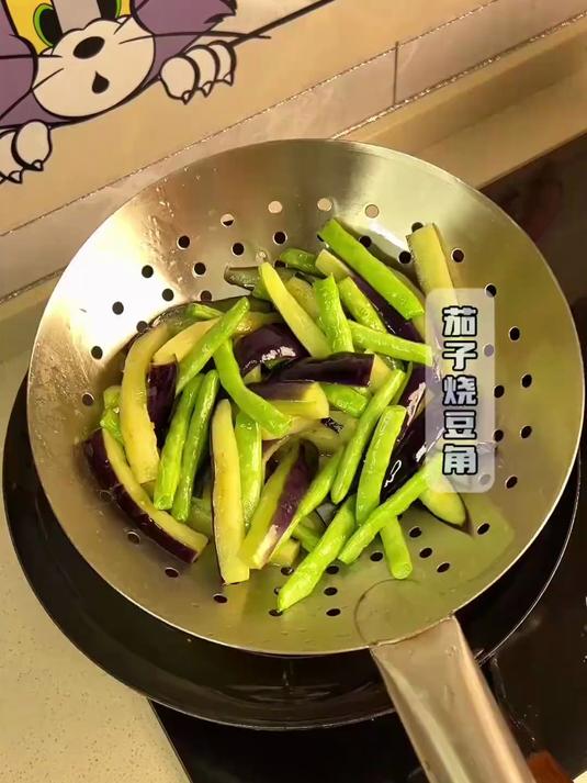 当茄子遇上豆角你可要多煮点米饭