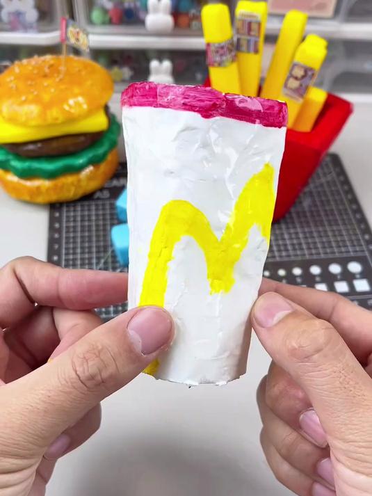 哈哈这自制的汉堡套餐三件套捏捏终于做好啦！