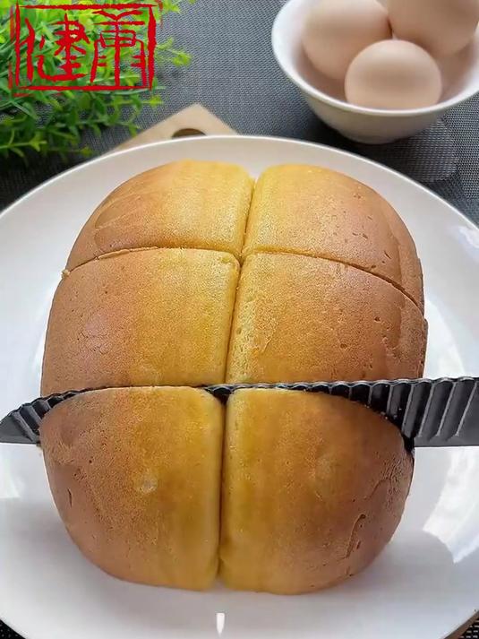 需要一个电饭煲,就能做出蓬松香甜的蛋糕,有空做给孩子吃吧