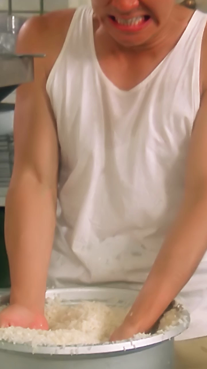 “两大炒面高手登场”