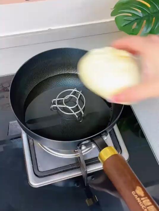 这个迷你小蒸架太实用了，人少的时候热菜热饭热馒头就特别方便