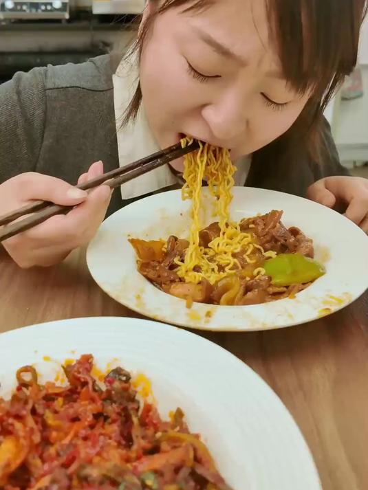 超下饭的黄焖鸡比外卖还香!妈呀太香了 黄焖鸡 美食