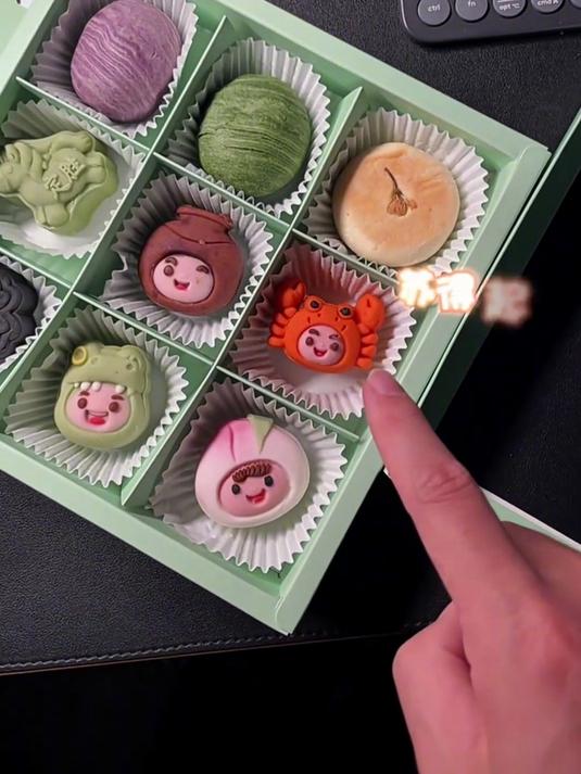 “苏超”的梗被糕点界玩明白了,论文创的反应速度,苏州叫人佩服