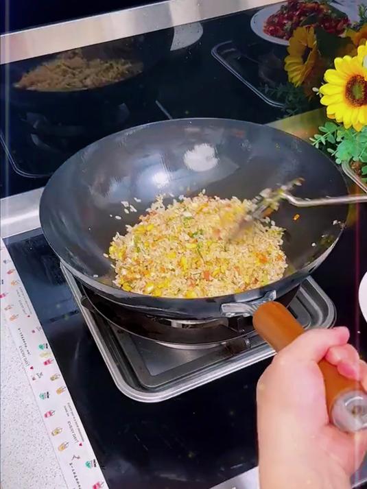 木柄隔热圆形锅铲烫手不锈钢炒勺长柄扁形炒菜大炒勺商用加厚炒铲