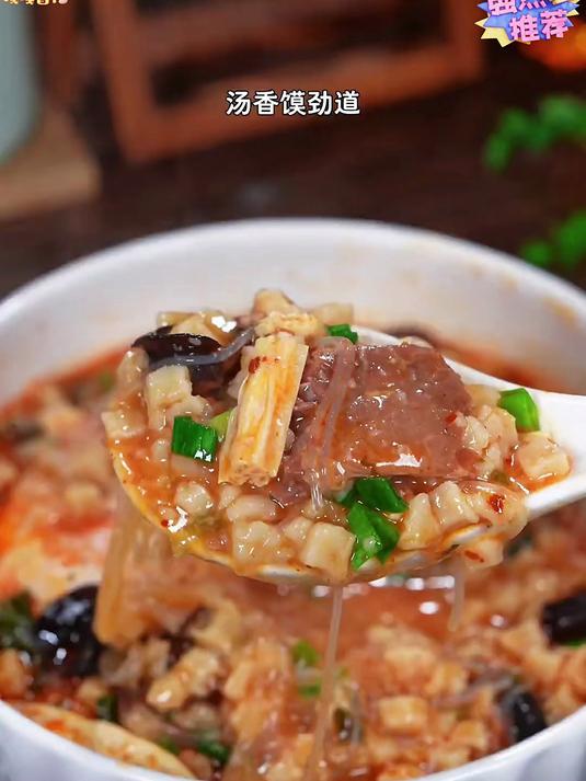 不用去西安也能吃到正宗的羊肉泡馍啦