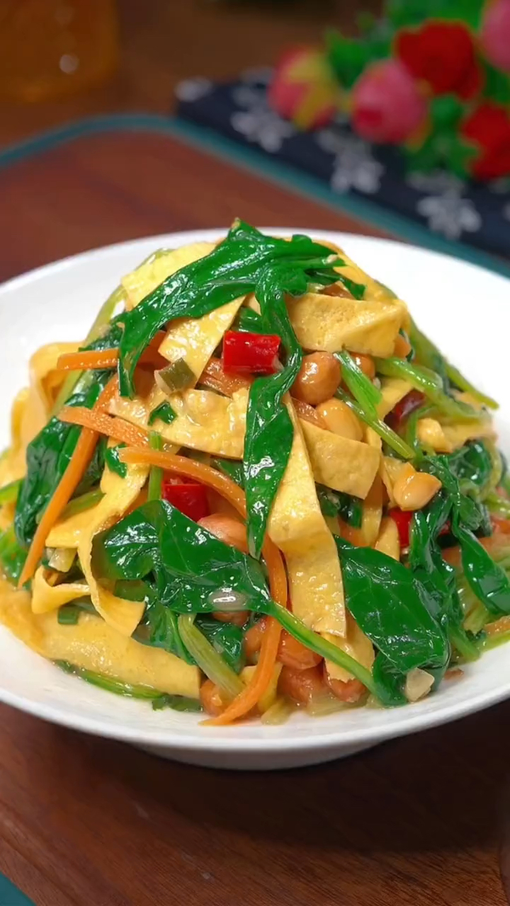时令蔬菜(凉拌菠菜)大人小孩都爱吃