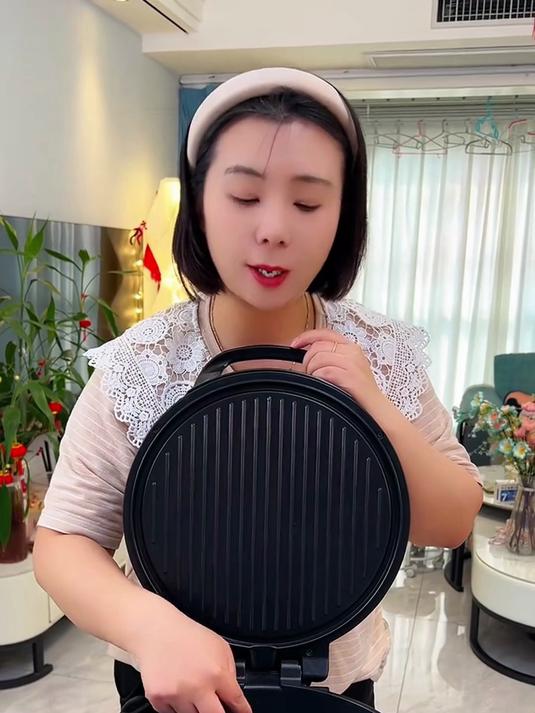 在家做早餐煎饼煎鸡蛋,用这种电饼铛,加深加大设计,双面可用