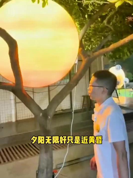 各行各业灯箱都可以定做,包含设计打印画面