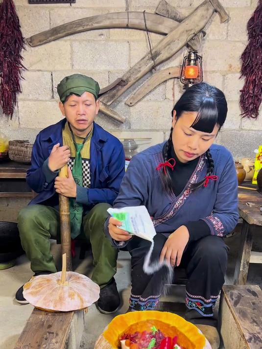 老公一直心心念念想吃酸汤鱼火锅，今天就给他实现了