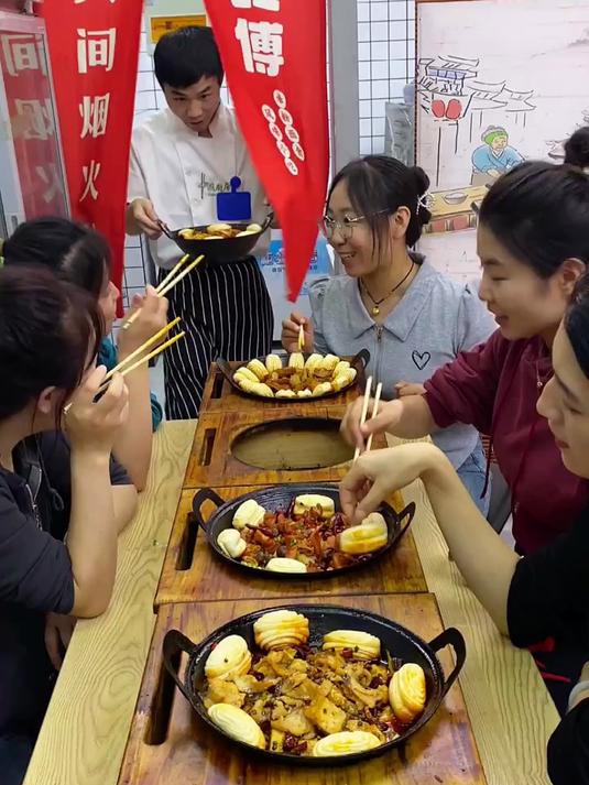 小地锅项目赚钱吗?小成本起步,地摊老板都在做!