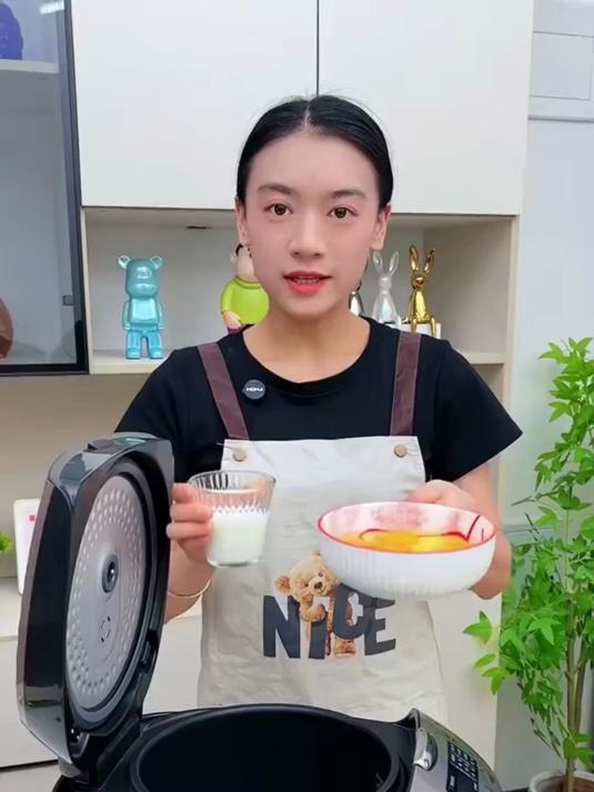 自从买了这个蛋糕粉，我天天在家做蛋糕