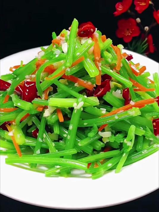 凉拌香菜:简单美味的家庭小菜