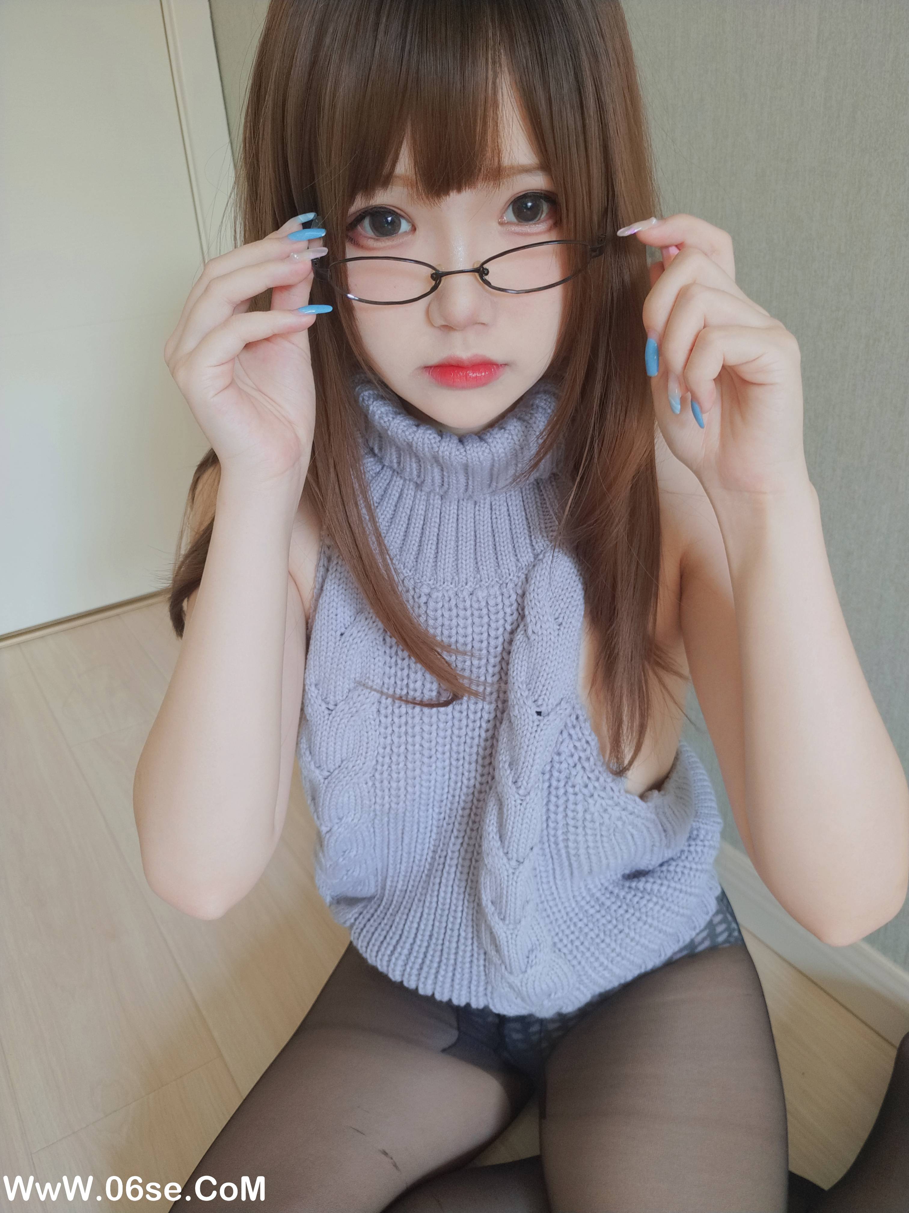 图片[88]-雪晴 – NO.027 黑丝漏背毛衣[156P+38V2.23G]-六色网
