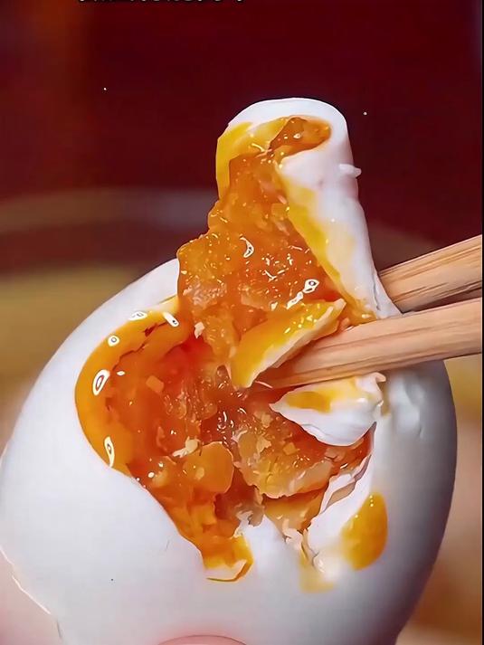广西烤海鸭蛋别离谱!吃一次就忘不了