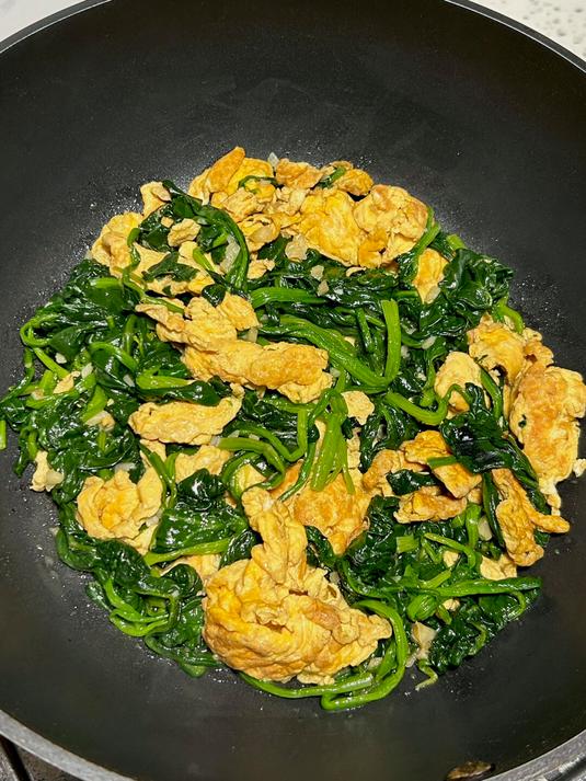 谁能想到,菠菜除了炒着吃还可以这样做,好看又好吃