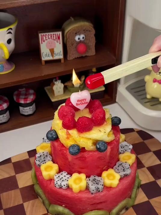 甜而不腻的生日蛋糕终于找到了！做个三层的送给闺闺