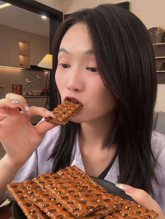 谁懂啊!红糖蜂巢饼干咔嚓脆,甜香不腻越吃越上头!