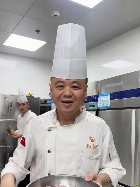 斧头鱼烧年糕 肉多刺少，非常鲜嫩