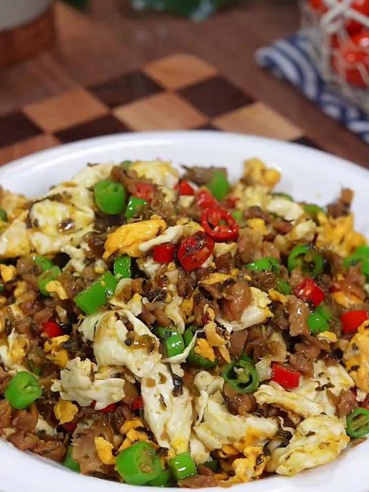 外婆菜炒鸡蛋这样做超级下饭