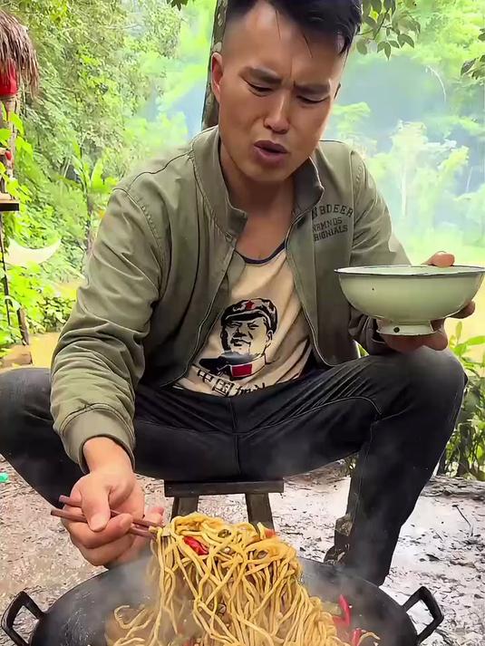 猪前腿肉豆角焖面太香了