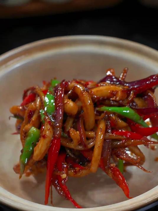 香辣美味的砂锅鱿鱼