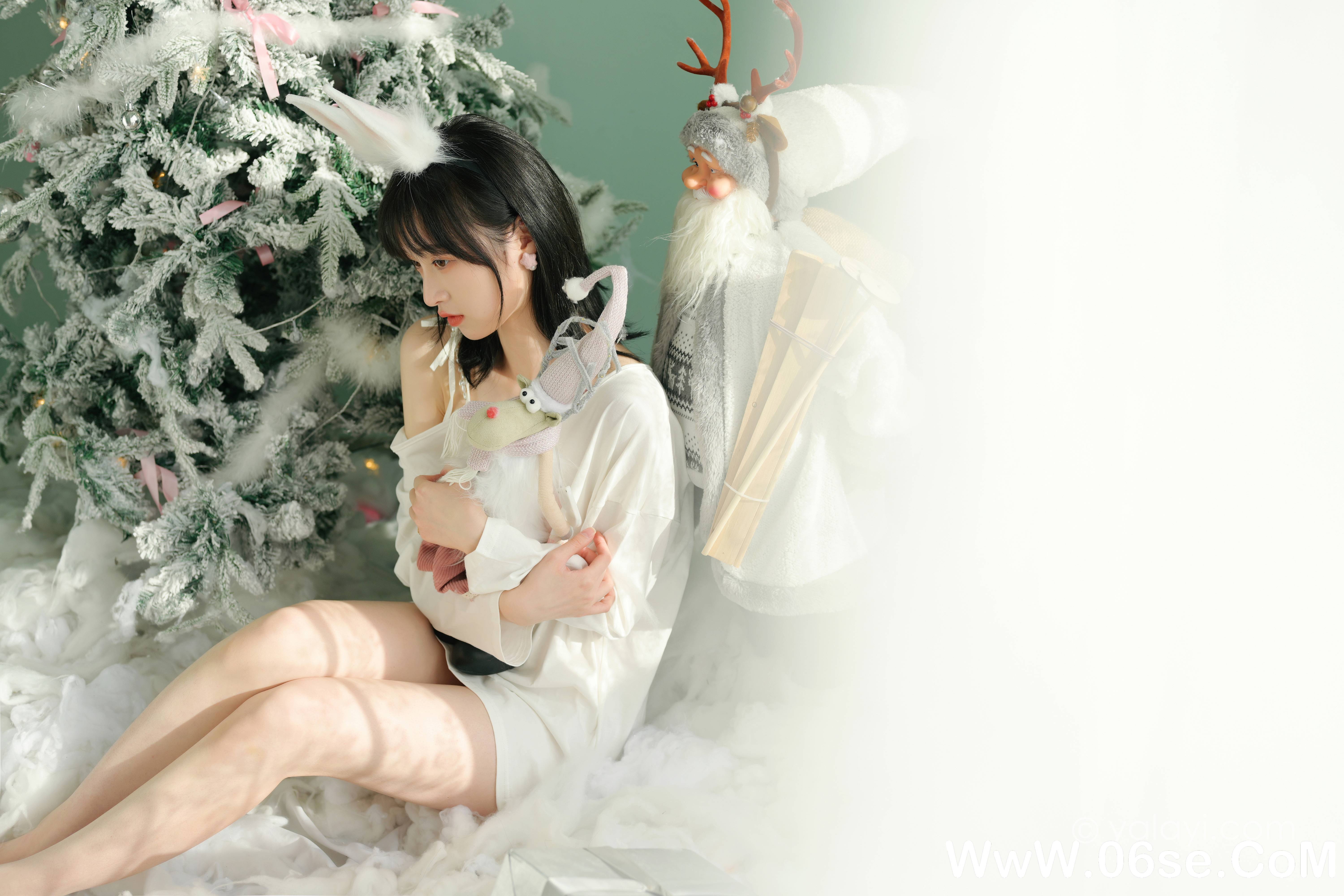 图片[17]-[YALAYI雅拉伊] 2021.12.31 NO.878 京京《迎新》[38+1P570M]-六色网