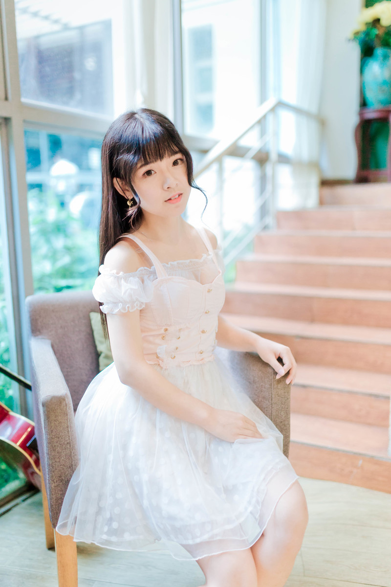 图片[2]-白色少女-六色网