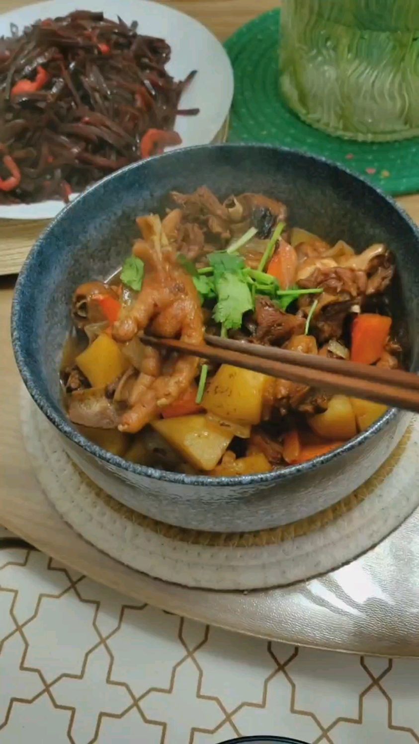 土豆胡萝卜炖鸡