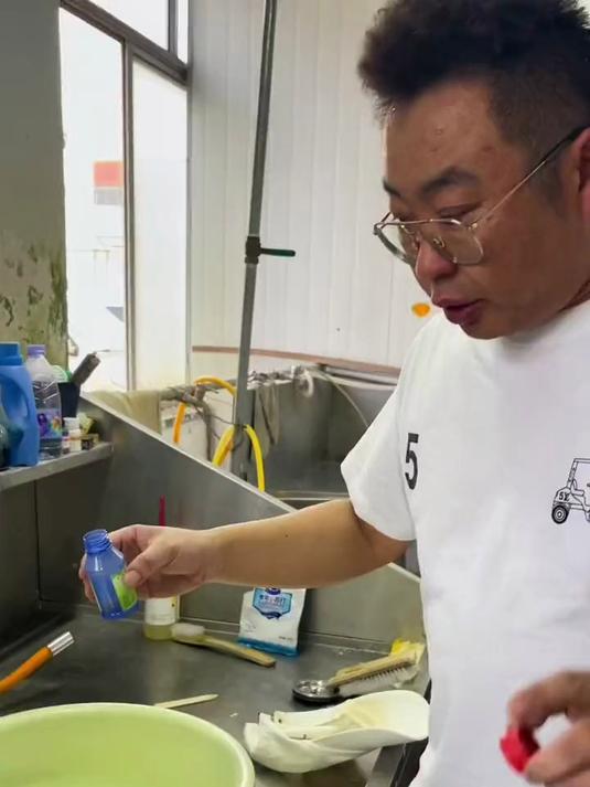 帽子戴久了的汗渍黄其实很好去 小妙招大作用 生活小妙招