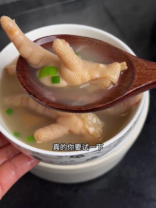 鸡爪怎么做好吃,一定要去试试这个鸡脚汤