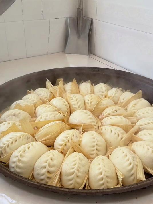 土豆火腿馅儿，芸豆牛肉粉条馅儿你喜欢哪一个