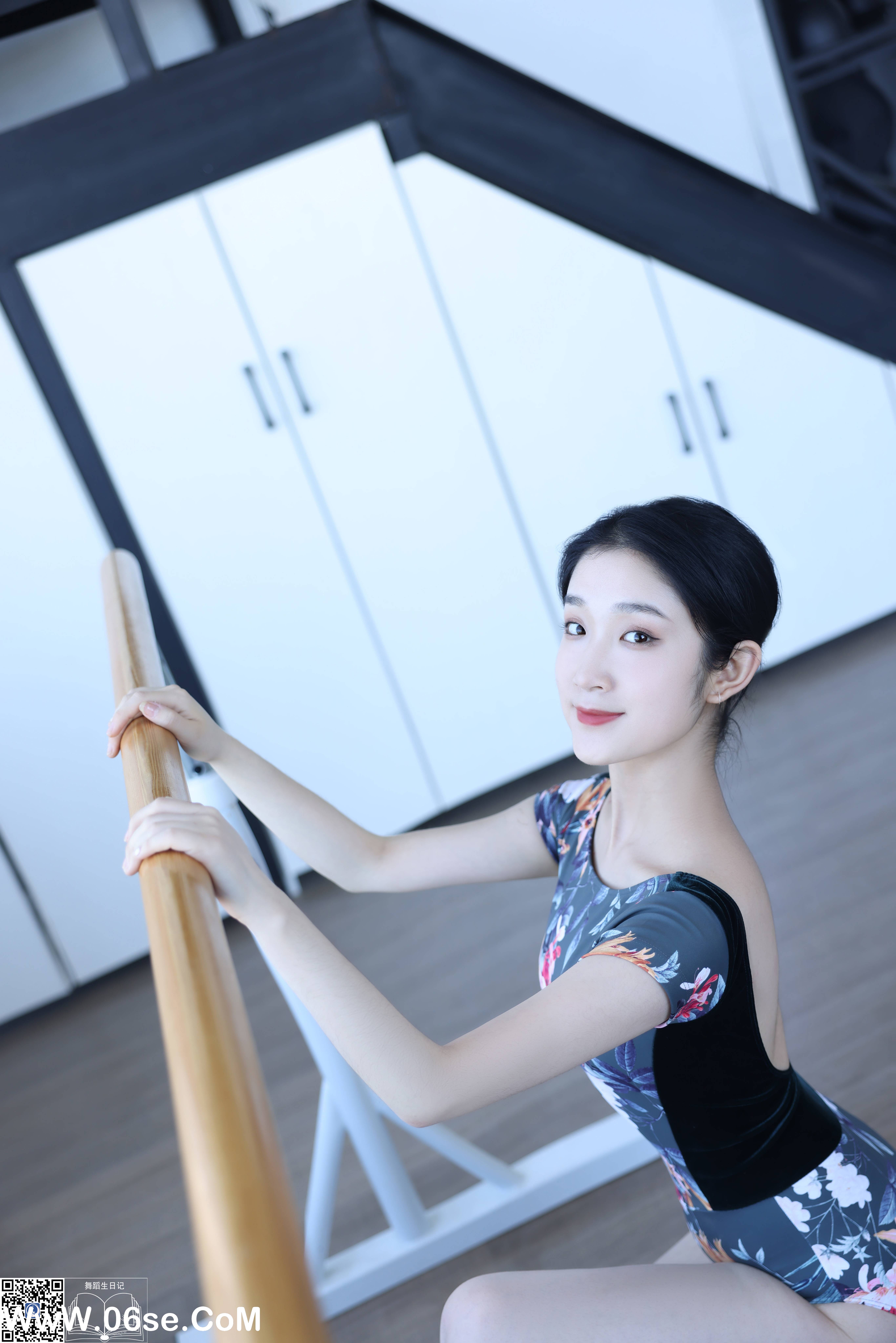 [GALLI嘉丽]舞蹈生日记 006 - 珊珊[42P312M]-六色网