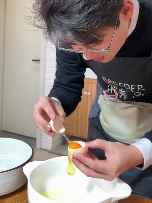 电饭煲蛋糕教程放最后，教你露一手轻松拿捏拜年的男女老少
