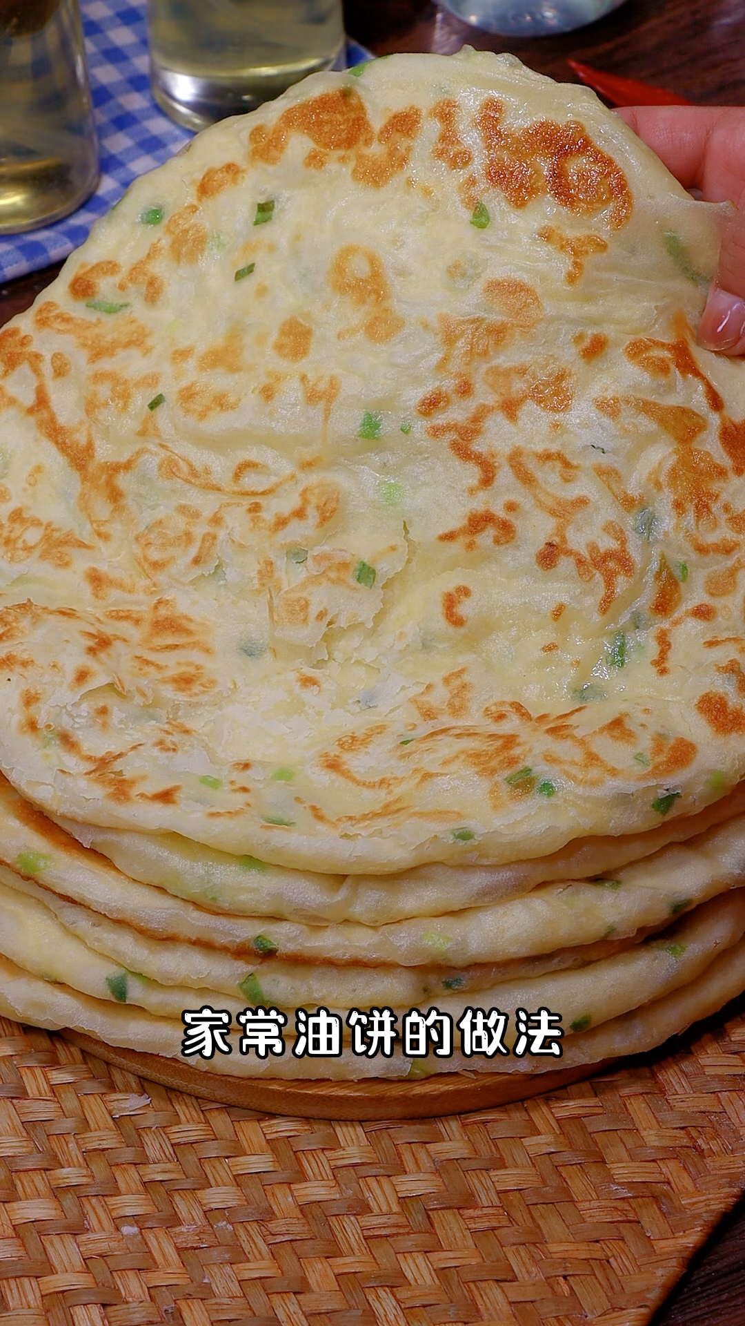 家常饼的做法,放上三天都不会硬,卷肉卷菜都好吃