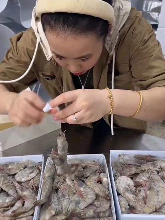 厄瓜多尔白虾爆款返场！大只新鲜，必抢～