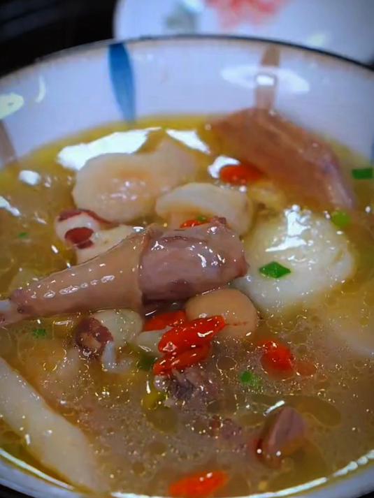 三伏天要多吃这个鸽子汤