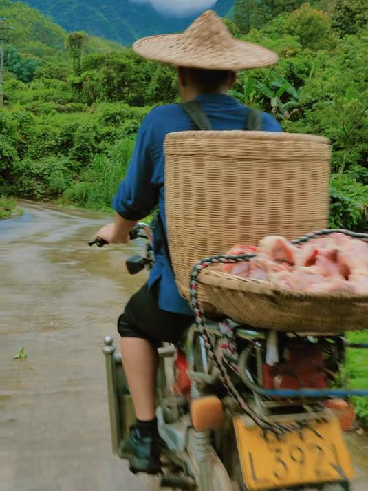 你不要的鸡骨架却成了我的美味晚餐——麻辣鸡骨