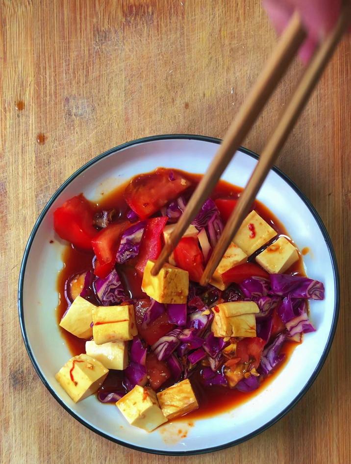 西红柿豆腐的家常做法,分享一道西红柿凉拌豆腐
