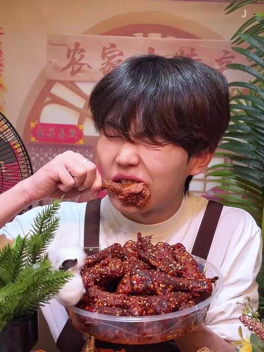 CSW你们那些能吃辣的,一定要来试试这个爆辣鸭全翅!真的太香了!