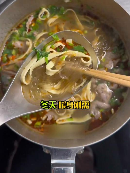 家常健康餐,牛肉粉丝汤营养又暖身
