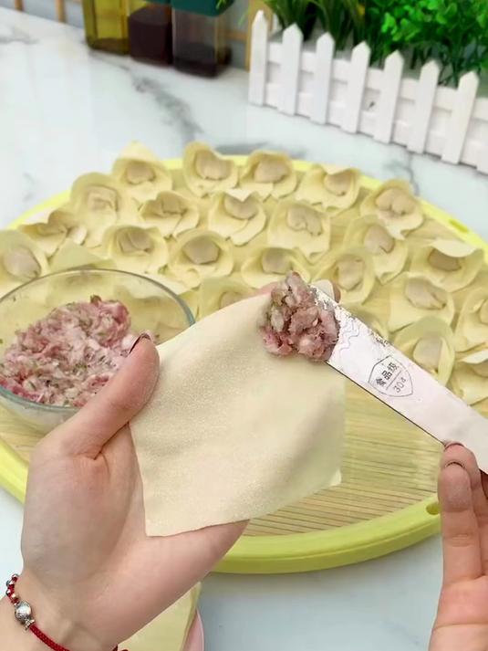 包饺子必备挑馅神器，挖馅利落不粘黏，家用做点心省时又省力