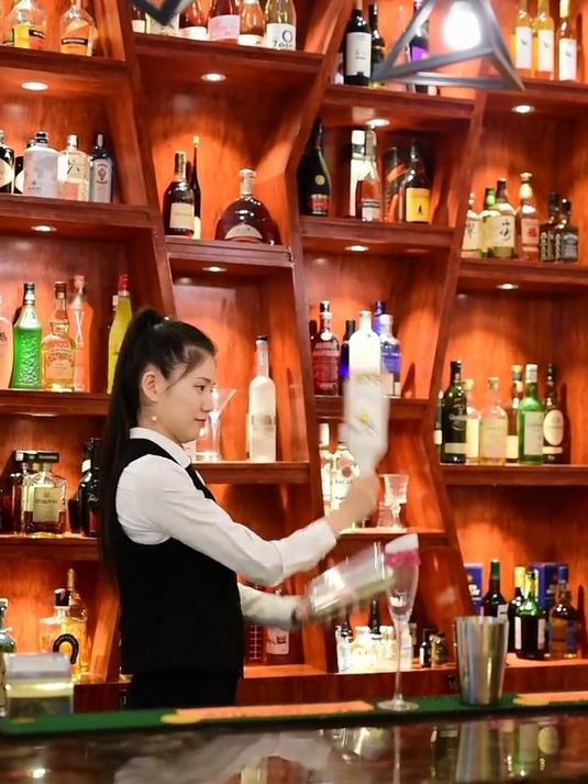 一杯有颜值又好喝的鸡尾酒，你们想请谁喝？
