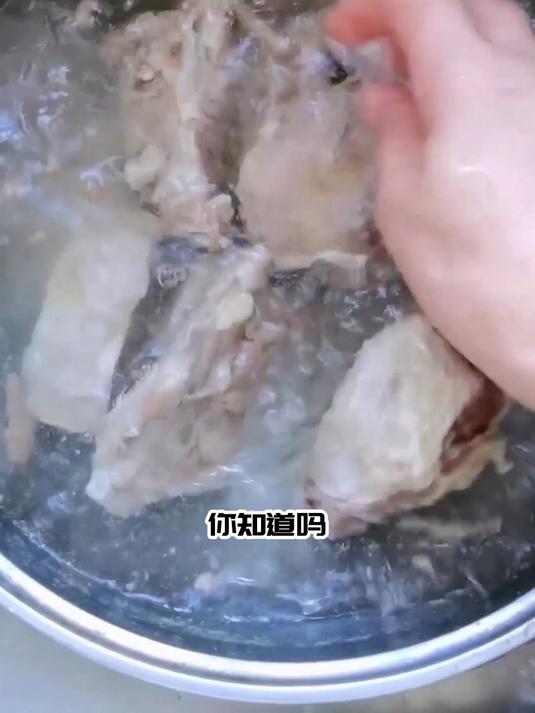 安魂黑豆牛排汤:安抚心神魂魄,多梦易醒全改善