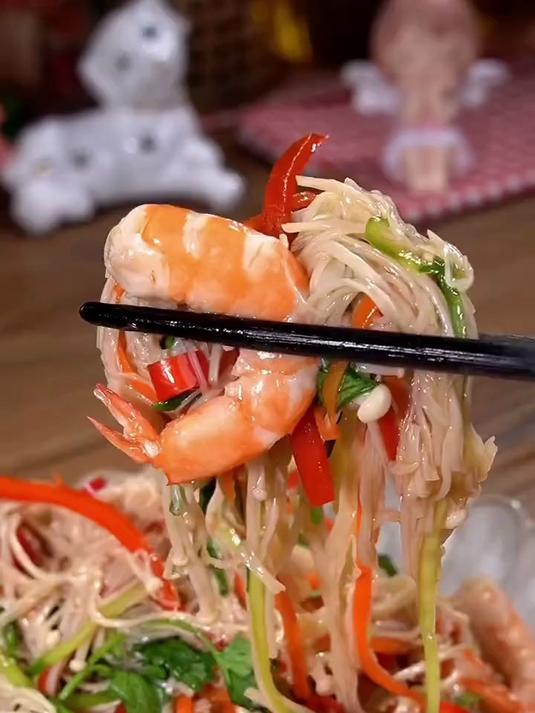 凉拌金针菇酸辣美味