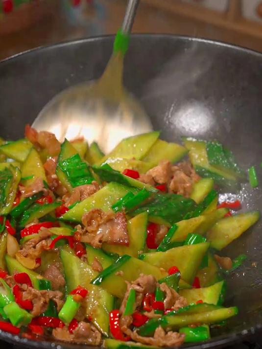 简简单单的家常菜黄瓜炒肉,好吃又下饭