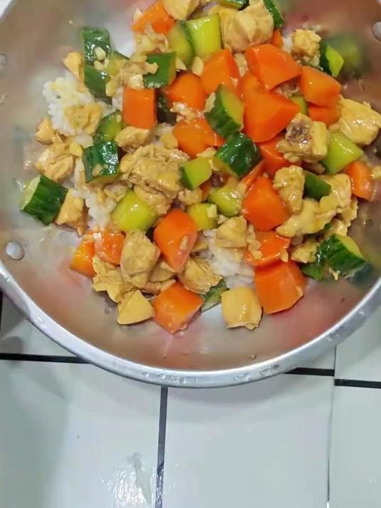 省钱做饭的一人食：宫保鸡丁盖浇饭