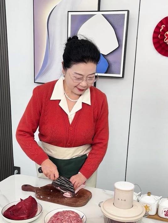 科技改变厨房！苏泊尔绞肉机黑科技炸裂，备菜速度快到飞起～