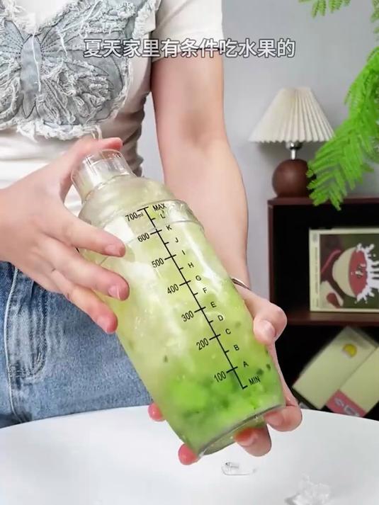 夏季备一个雪克杯，做一杯好喝的水果奶茶冷饮，清甜爽口一口入夏